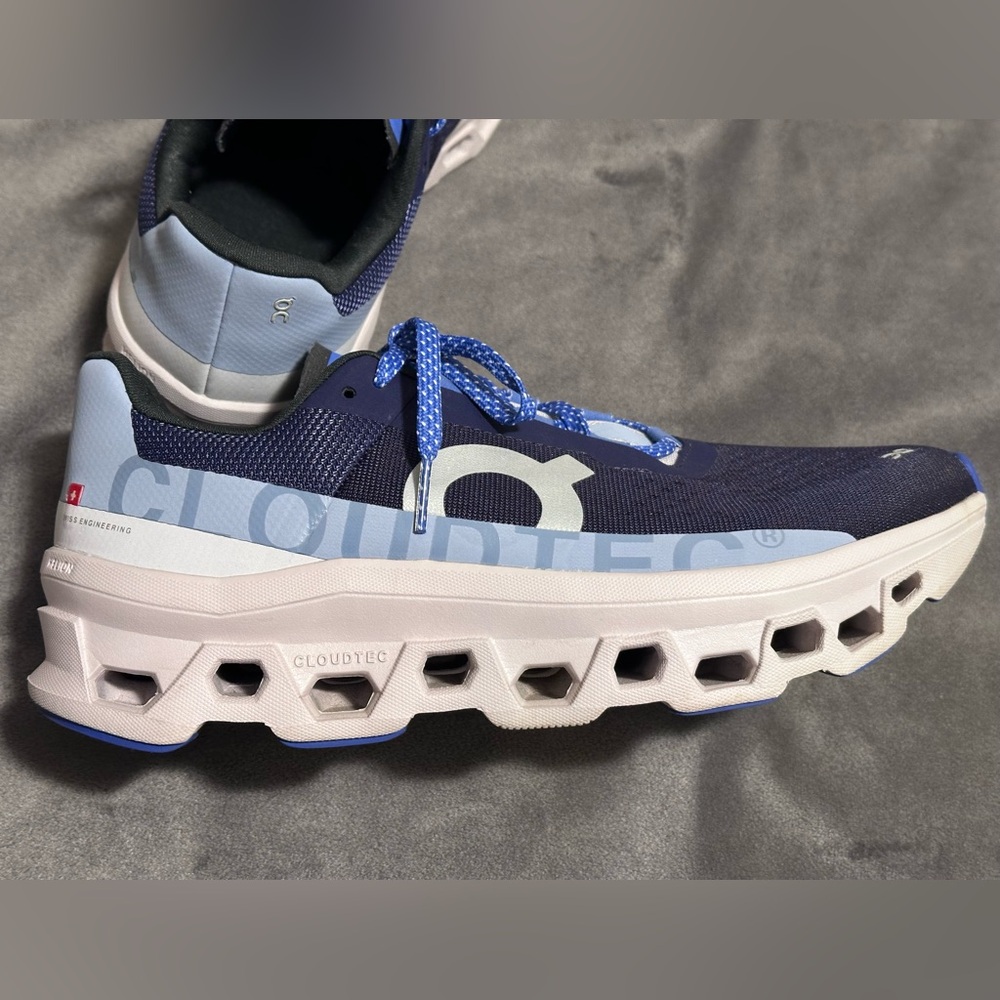 On Cloud Women’s Cloud Monster running shoes 
Size Women’s 10 - Picture 5 of 11